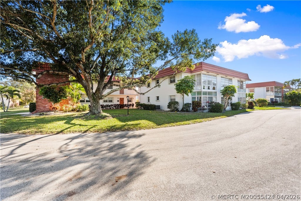 Photo of 2600 SE Ocean Boulevard #JJ18, Stuart, FL 34996 (MLS # M20055424)