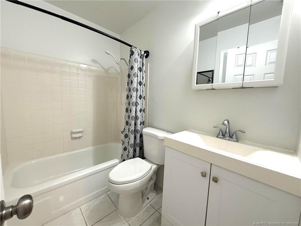 Stuart, Florida 34996, United States, 1 Bedroom Bedrooms, ,1 BathroomBathrooms,Residential,Pending,206032