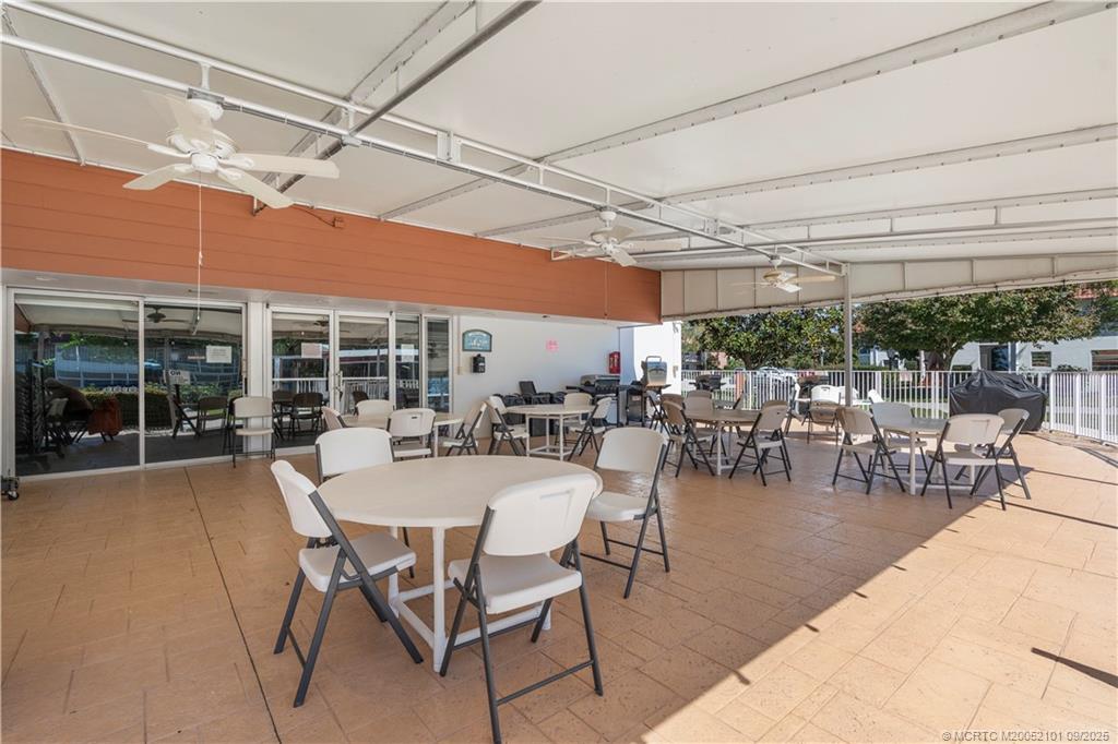 Stuart, Florida 34996, United States, 1 Bedroom Bedrooms, ,1 BathroomBathrooms,Residential,Pending,206032