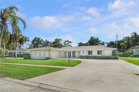 Photo of 1512 SE Sunshine Avenue, Port Saint Lucie, FL 34952 (MLS # M20048798)