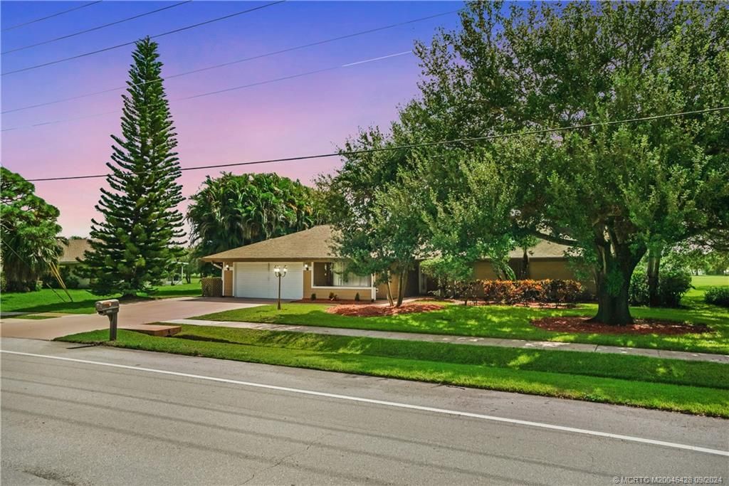 Photo of 2525 SE Morningside Boulevard, Port Saint Lucie, FL 34952 (MLS # M20046428)