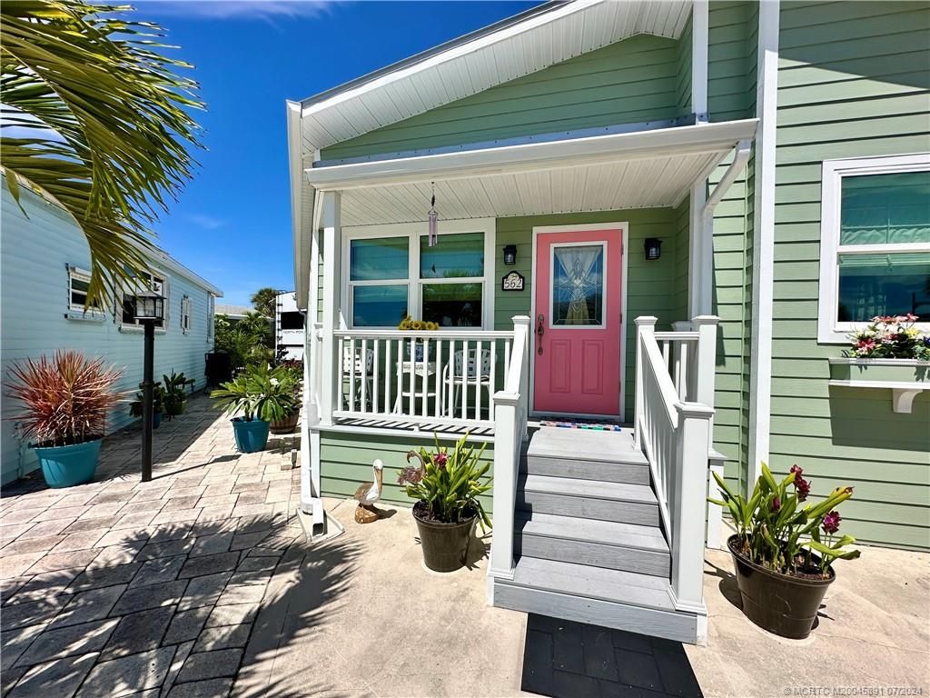 Photo of 562 Nettles Boulevard, Jensen Beach, FL 34957 (MLS # M20045891)