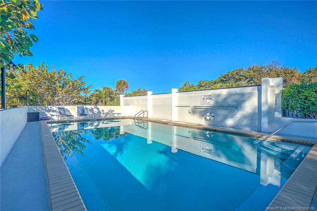 Stuart, Florida 34996, United States, 2 Bedrooms Bedrooms, ,2 BathroomsBathrooms,Residential,Active,4778