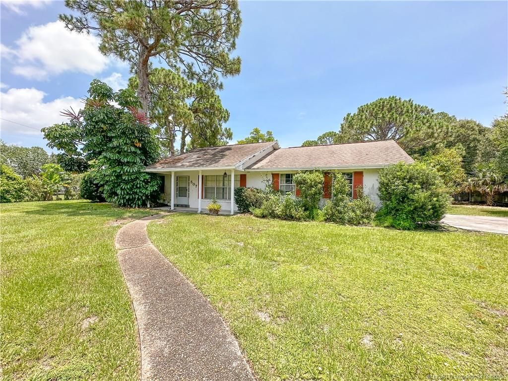 Photo of 507 Coconut Avenue E, Port Saint Lucie, FL 34952 (MLS # M20040034)