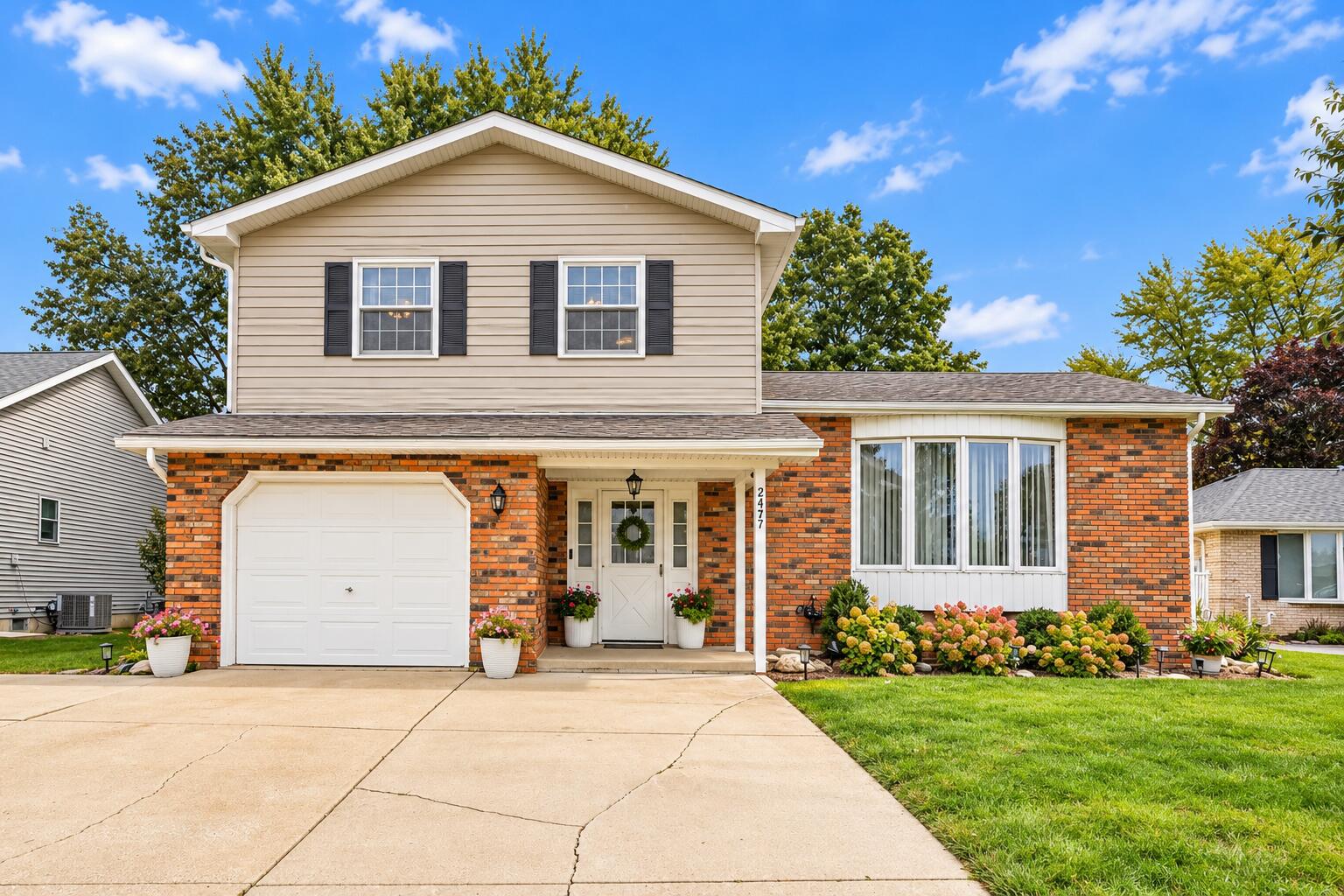 2477 E Lakeshore Drive