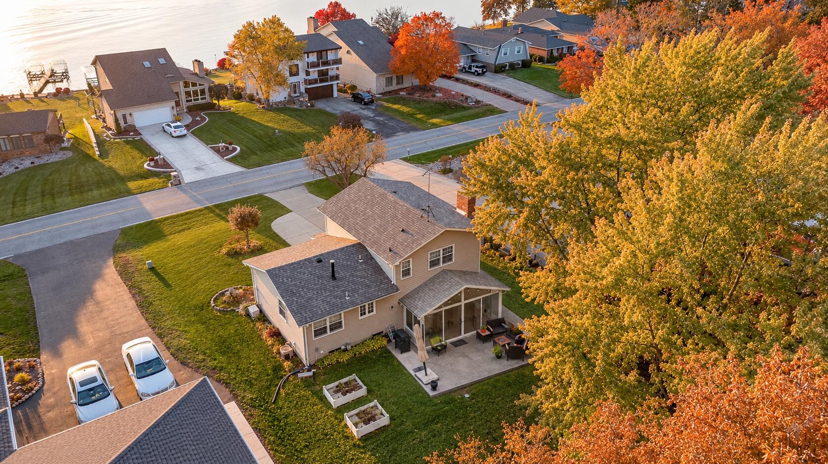 2477 E Lakeshore Drive