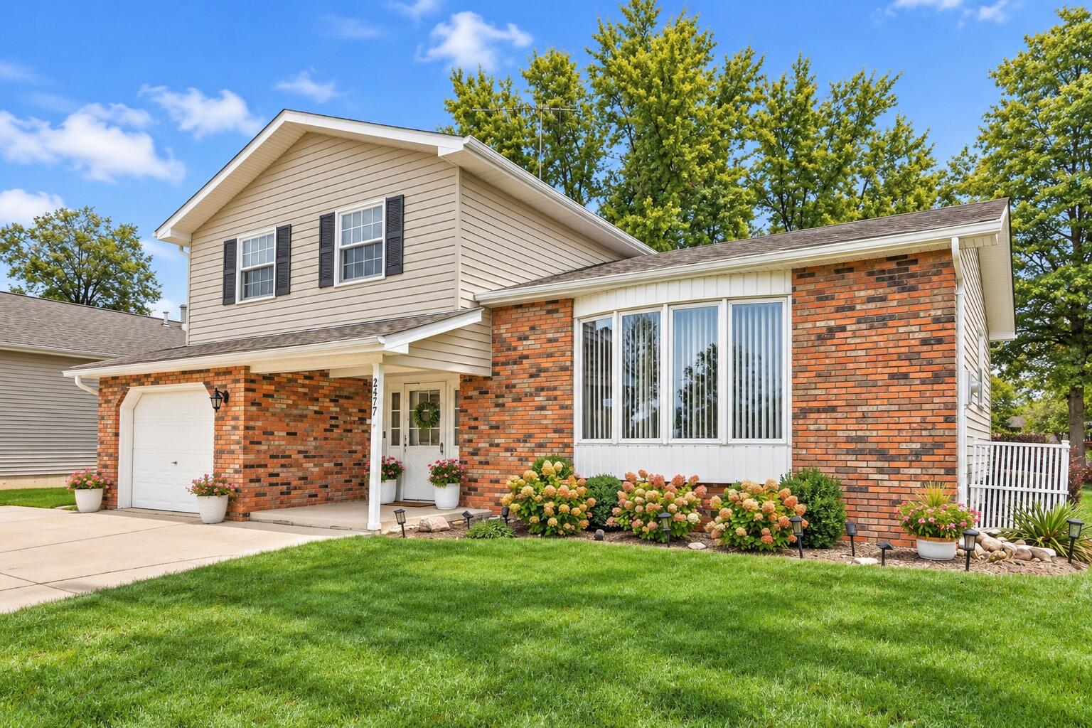 2477 E Lakeshore Drive