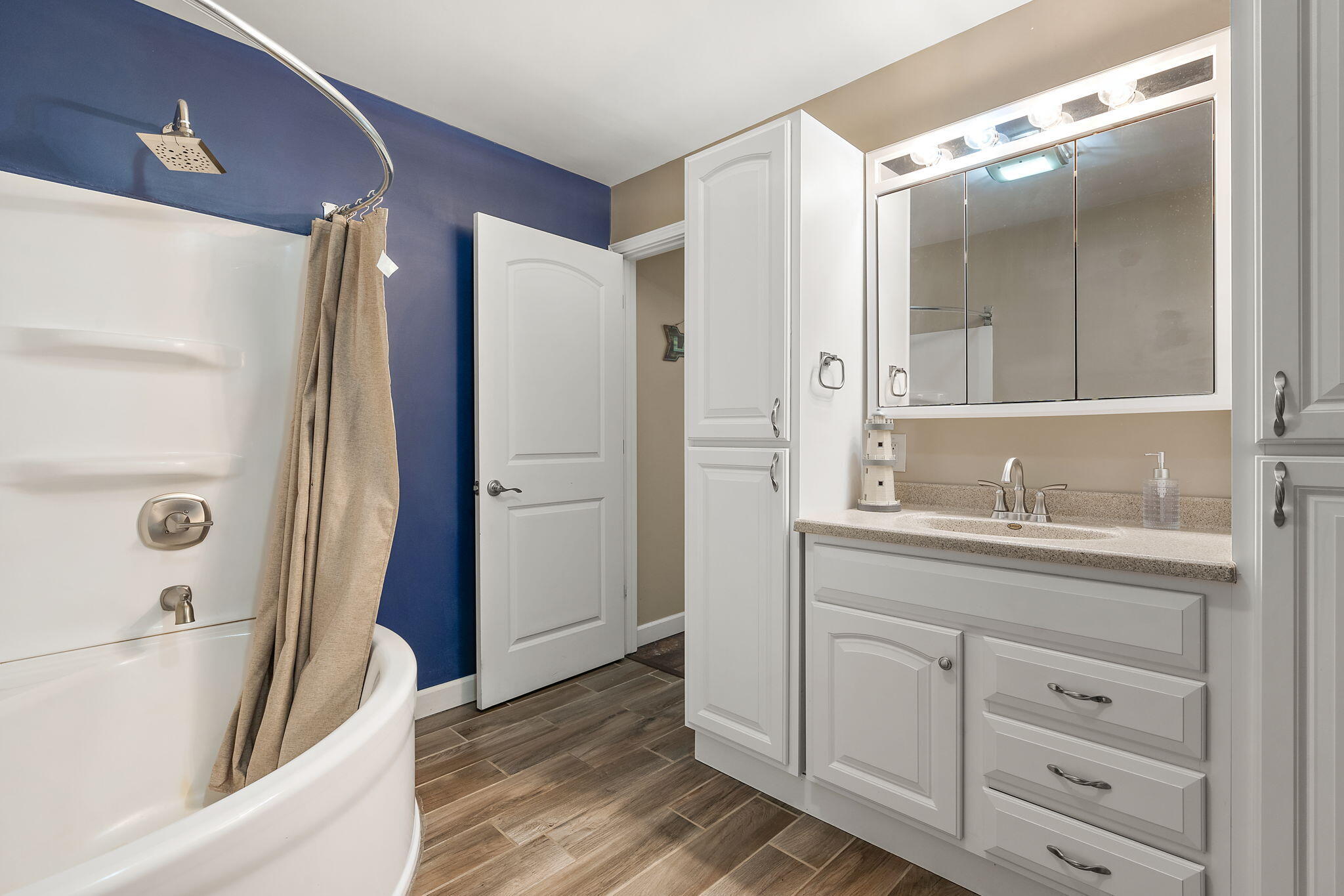 Lowell, Indiana 46356, United States, 3 Bedrooms Bedrooms, ,2 BathroomsBathrooms,Residential,Active,242090