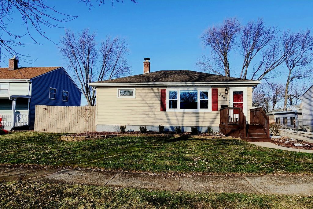 Photo of 3303 Eder Street, Highland, IN 46322 (MLS # 832018)