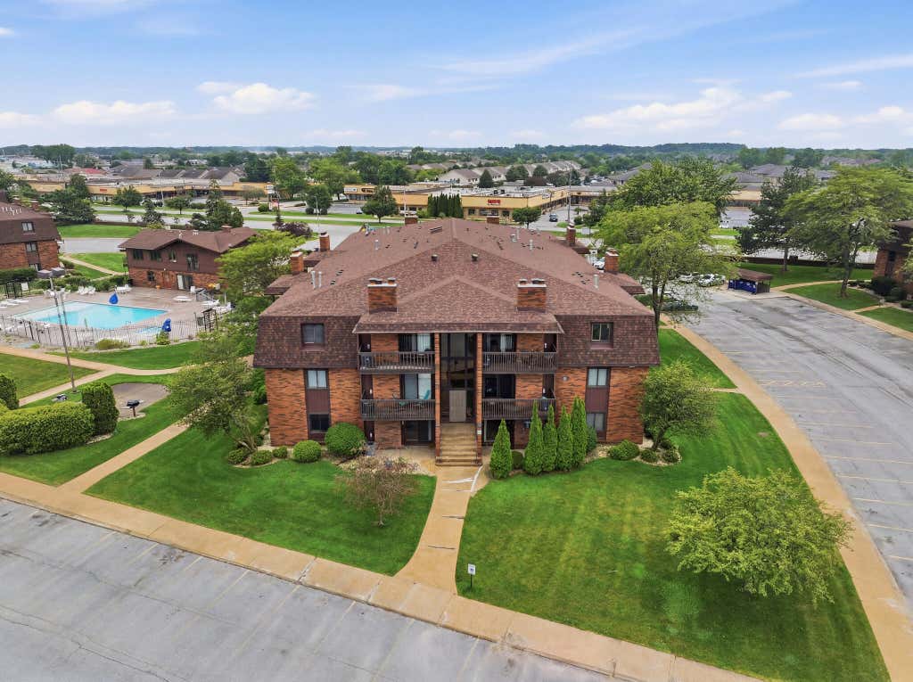 Photo of 2023 W 45th Street #104, Highland, IN 46322 (MLS # 841591)