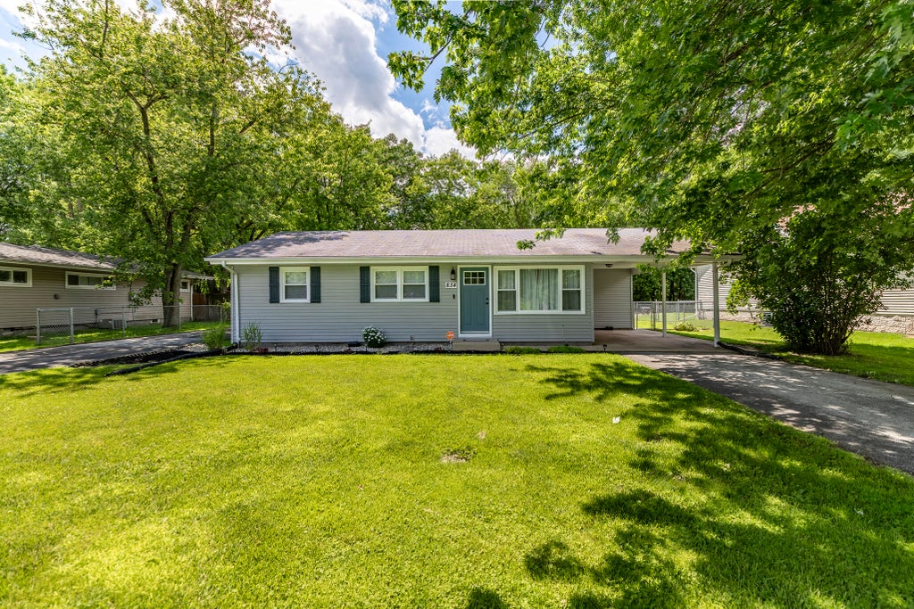 Photo of 834 S Cline Avenue, Griffith, IN 46319 (MLS # 840999)