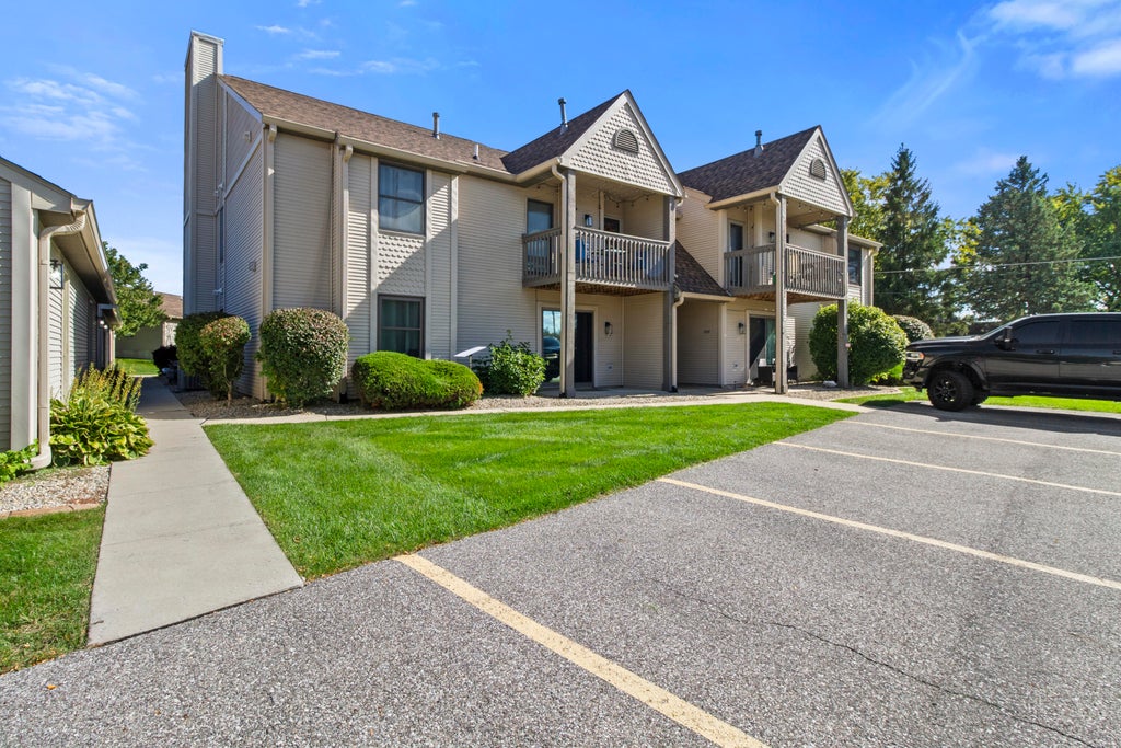 Photo of 3502 Timberbridge Drive #F, Valparaiso, IN 46383 (MLS # 846641)