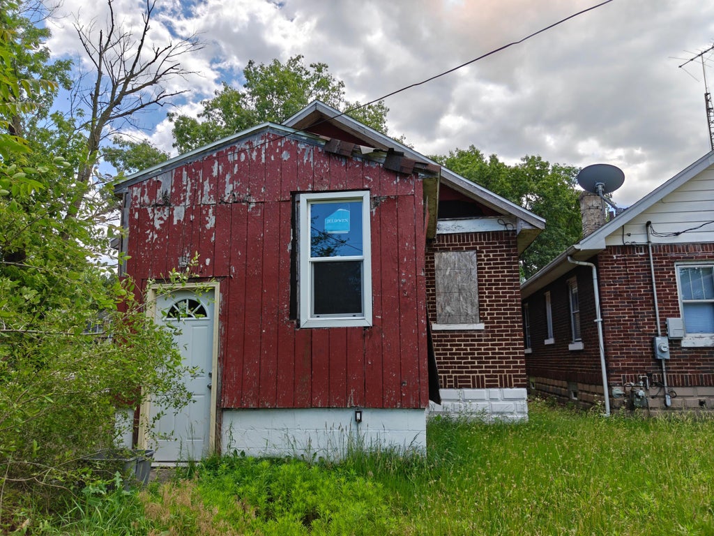 Photo of 834 E 41st Avenue, Gary, IN 46409 (MLS # 845597)