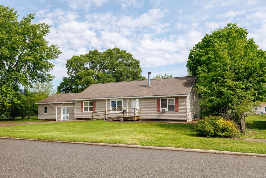 Photo of 106 W Allen Street, Kentland, IN 47951 (MLS # 839131)