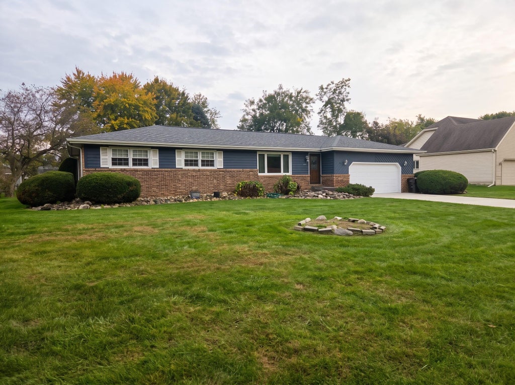 Photo of 314 Jodi Lane, Valparaiso, IN 46385 (MLS # 846989)