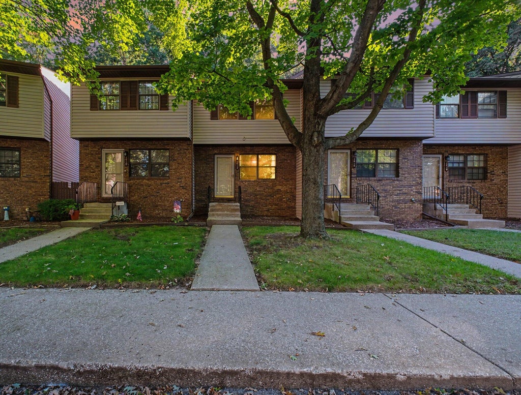 Photo of 1412 Larain Drive, Michigan City, IN 46360 (MLS # 846080)