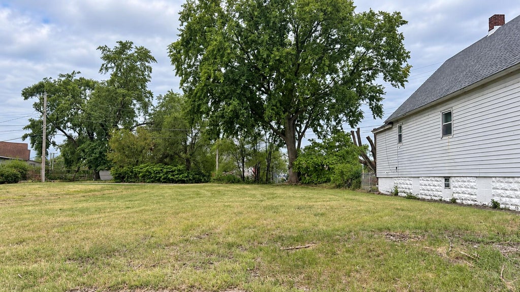 Photo of 824 May Street, Hammond, IN 46320 (MLS # 845712)