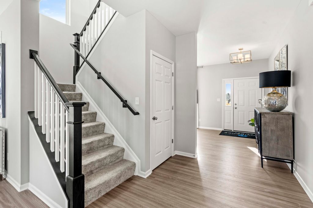 Photo of 25 Levanno Drive, Crown Point, IN 46307 (MLS # 832679)