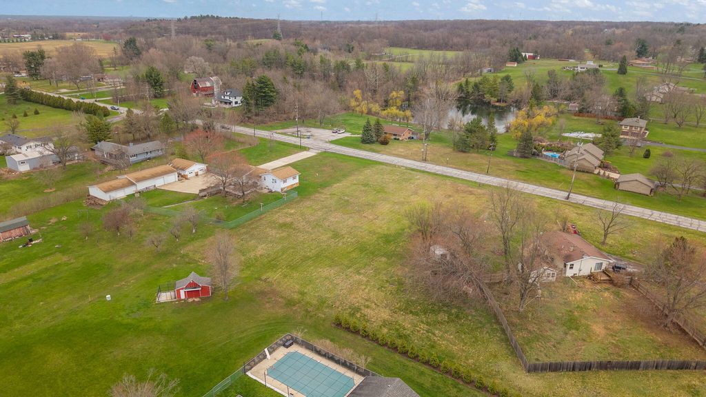 Photo of 706 Meridian Road, Valparaiso, IN 46385 (MLS # 836608)
