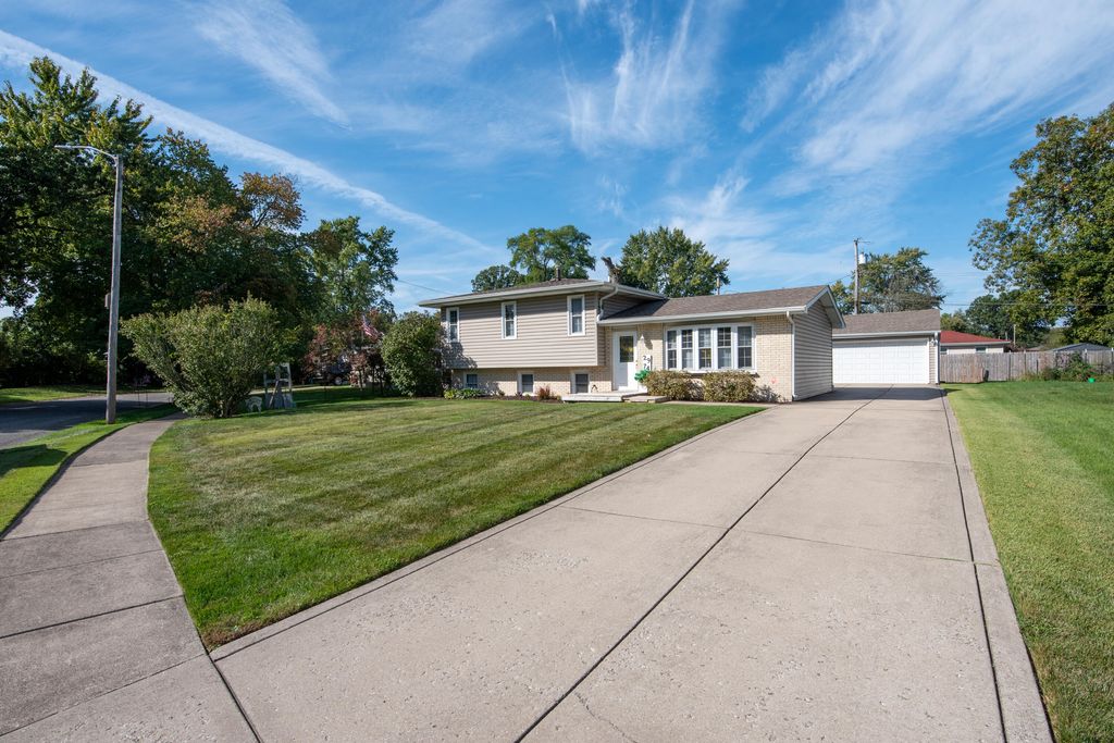 Photo of 2974 Glenwood Street, Portage, IN 46368 (MLS # 830599)