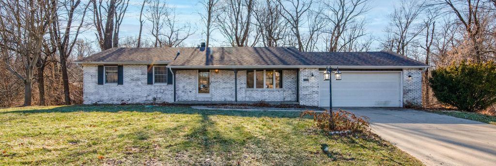 Photo of 611 Bayberry Court, Valparaiso, IN 46385 (MLS # 832775)