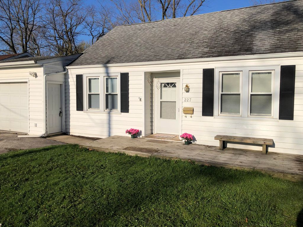 Photo of 227 Mill Street, Lowell, IN 46356 (MLS # 836977)