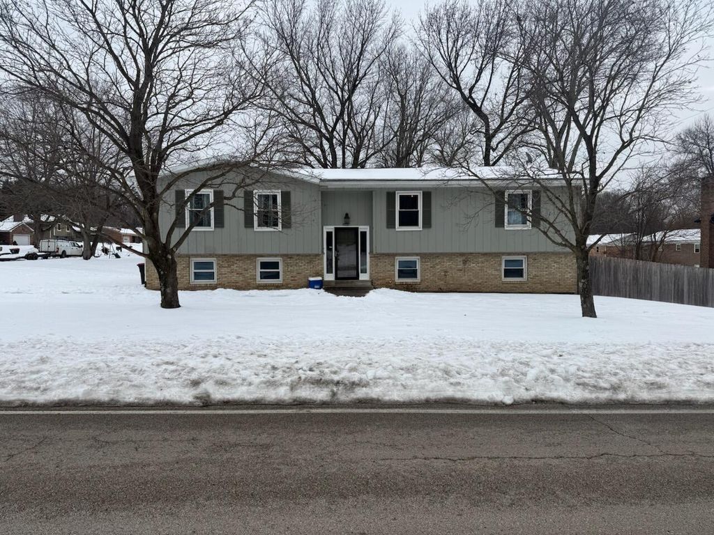 Photo of 8999 Woodland Drive, Newburgh, IN 47630 (MLS # 834158)