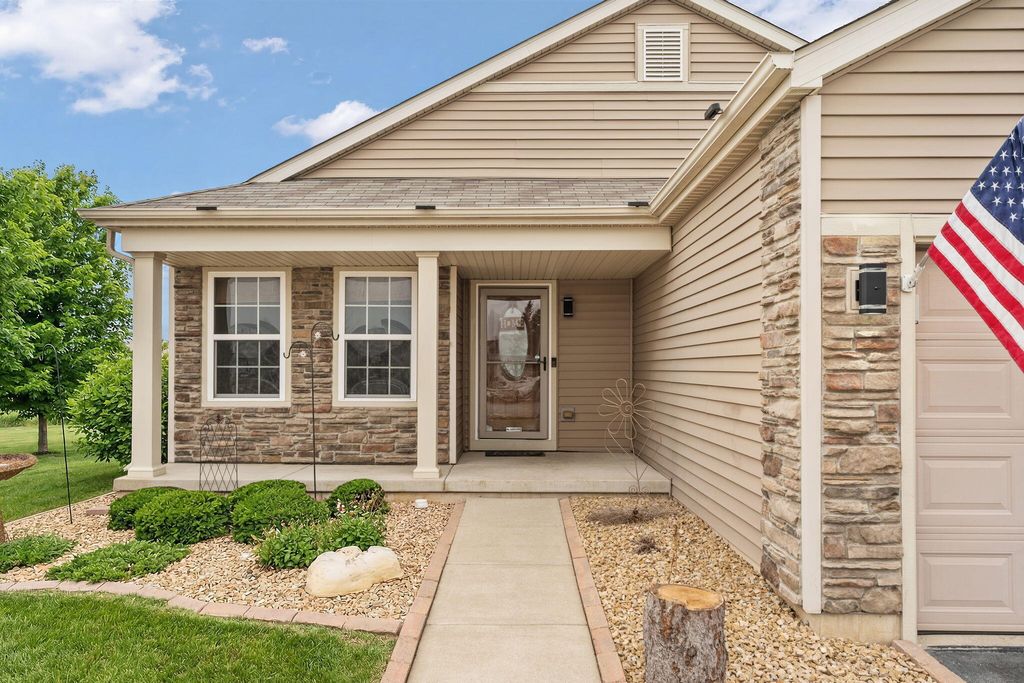 Photo of 13691 Blue Springs Court, Dyer, IN 46311 (MLS # 835468)