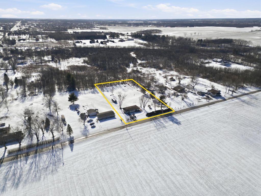 Photo of 7711 E 93rd Avenue, Crown Point, IN 46307 (MLS # 832879)