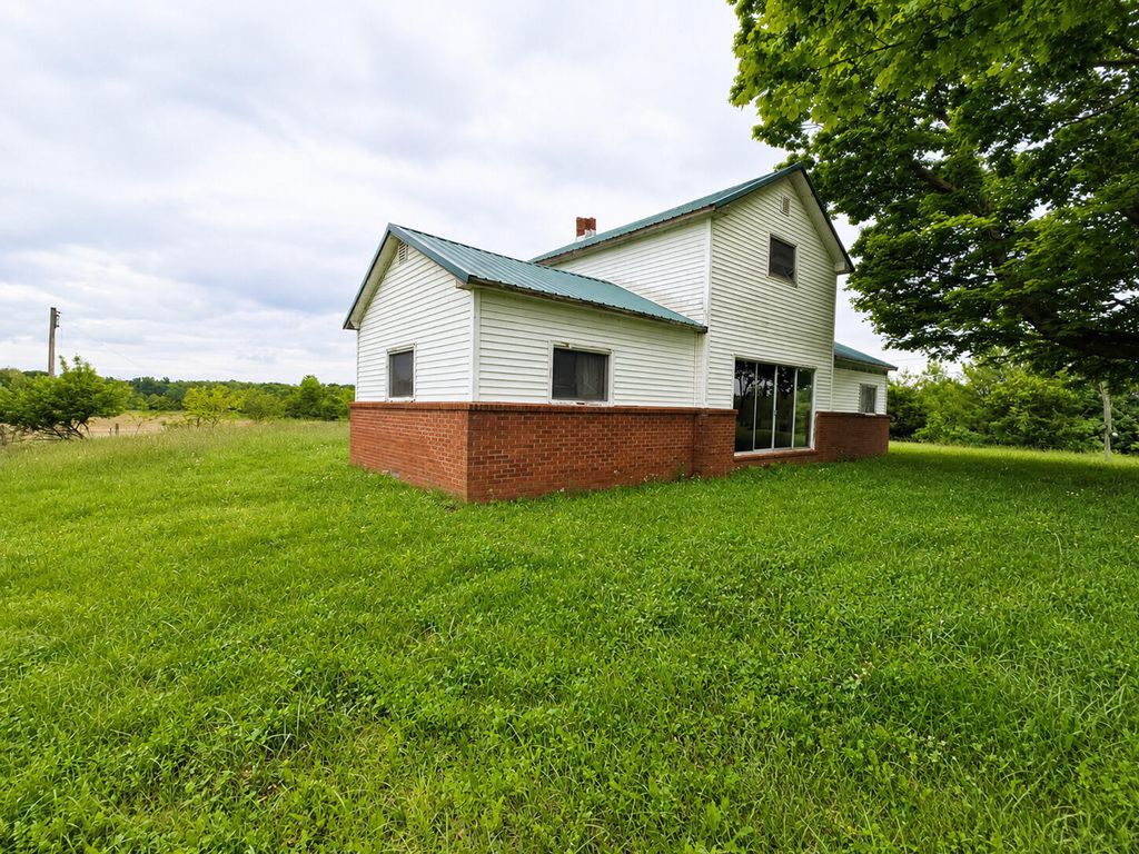 Photo of 8545 SE Jeff Rd-90 Road, Warren, IN 46792 (MLS # 839653)
