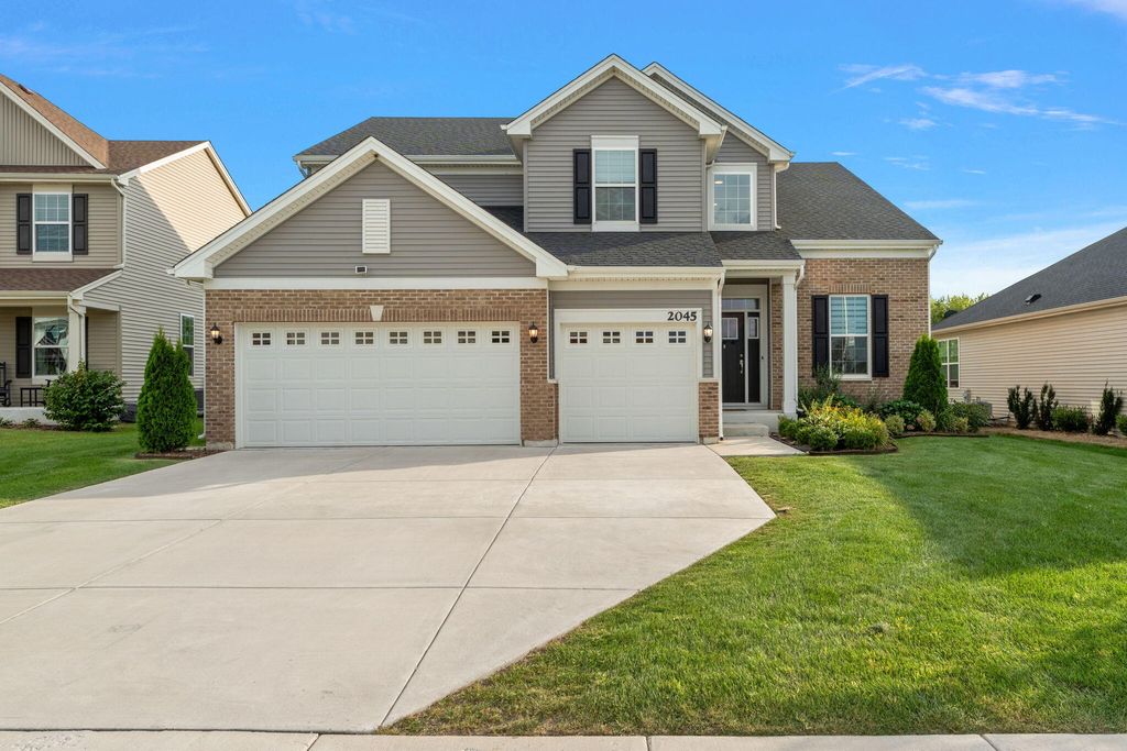 Photo of 2045 E 110th Lane, Crown Point, IN 46307 (MLS # 834027)