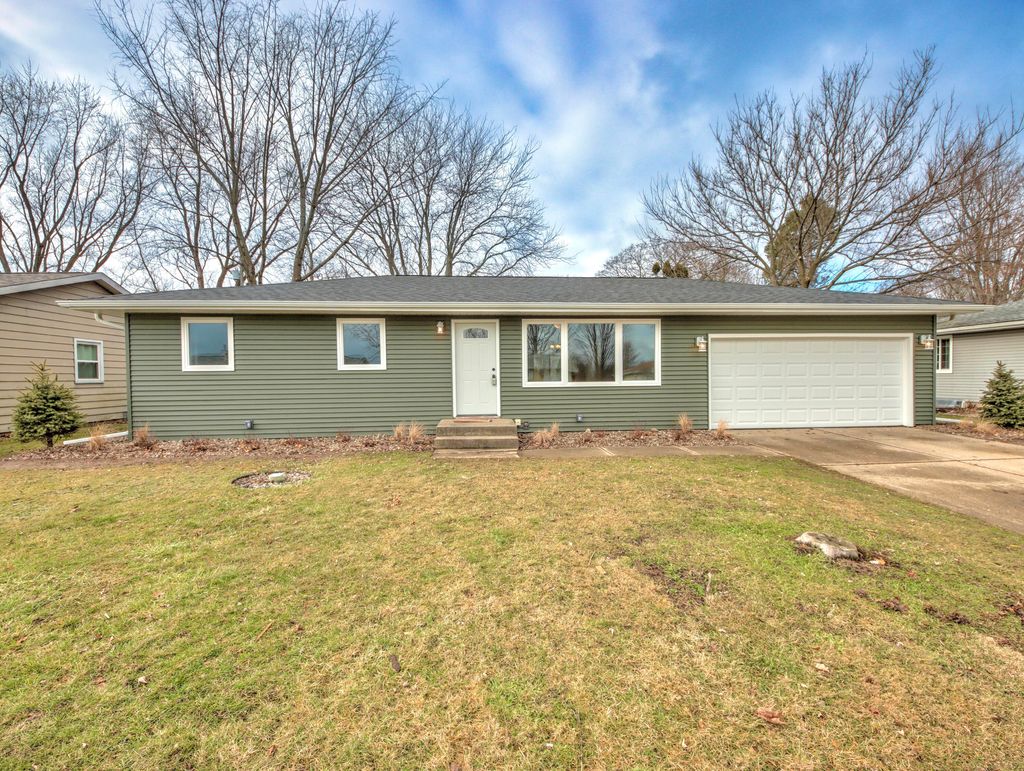 Photo of 208 Greenwood Drive, La Porte, IN 46350 (MLS # 832603)