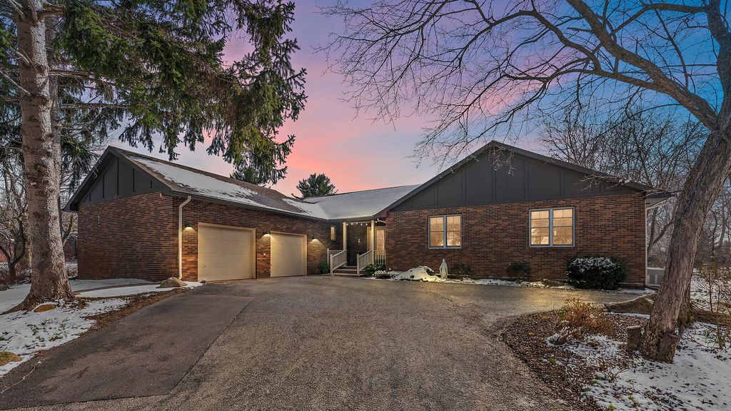 Photo of 1562 W Tiffany Woods Drive, La Porte, IN 46350 (MLS # 836091)