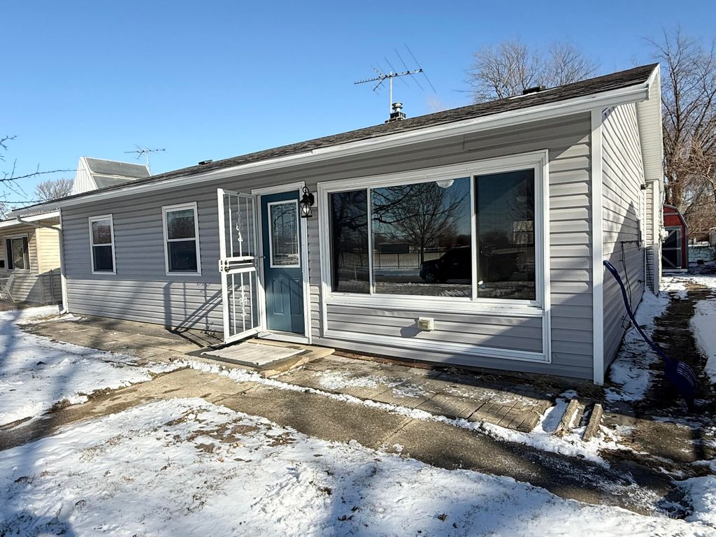 Photo of 6639 New Hampshire Avenue, Hammond, IN 46323 (MLS # 832886)