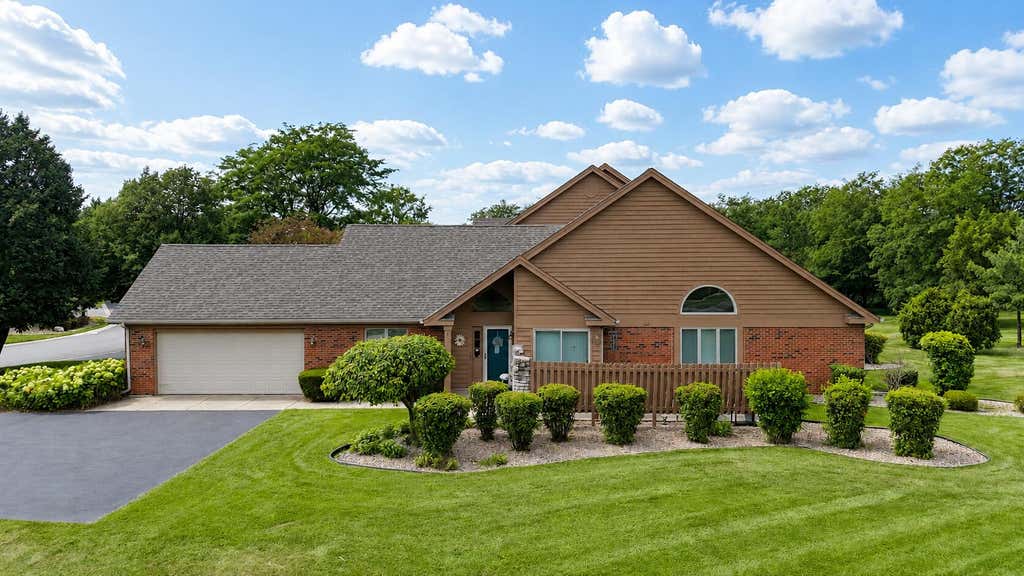 Photo of 949 Cornwallis Lane, Munster, IN 46321 (MLS # 842944)