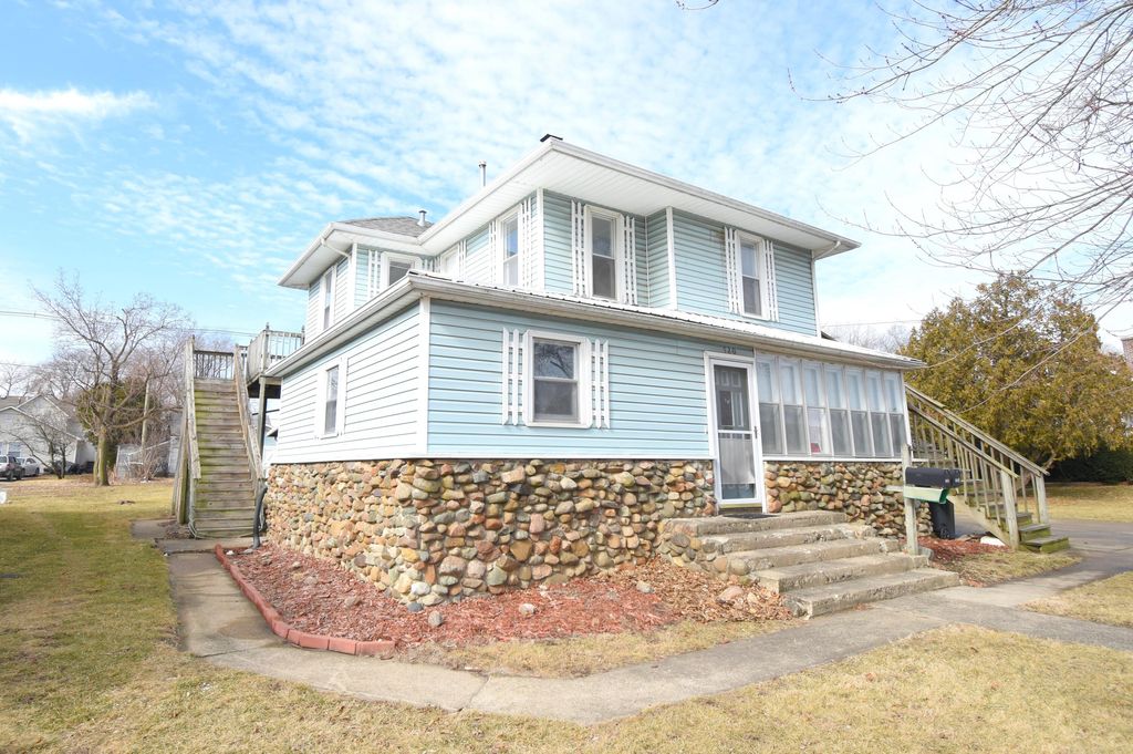 Photo of 720 N Jefferson Street, Rensselaer, IN 47978 (MLS # 834514)