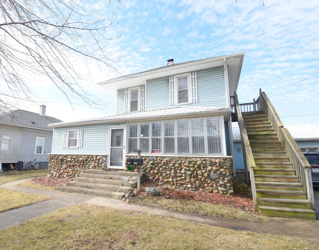 Photo of 720 N Jefferson Street, Rensselaer, IN 47978 (MLS # 834514)