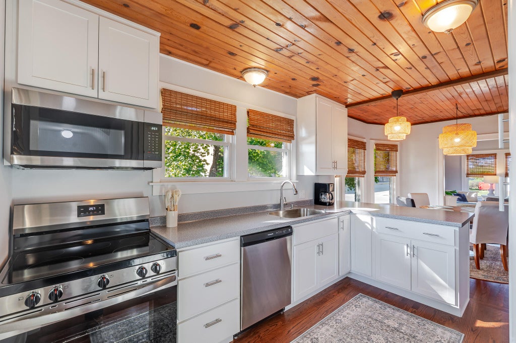 Photo of 201 Thurman Avenue, Michigan City, IN 46360 (MLS # 847048)