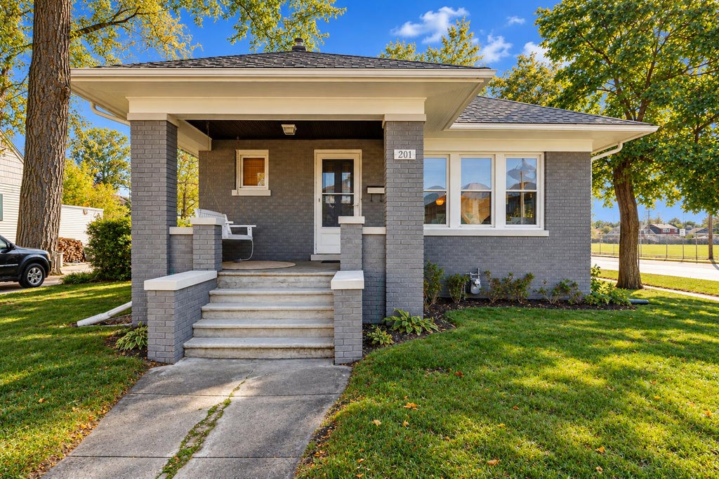 Photo of 201 Thurman Avenue, Michigan City, IN 46360 (MLS # 847048)