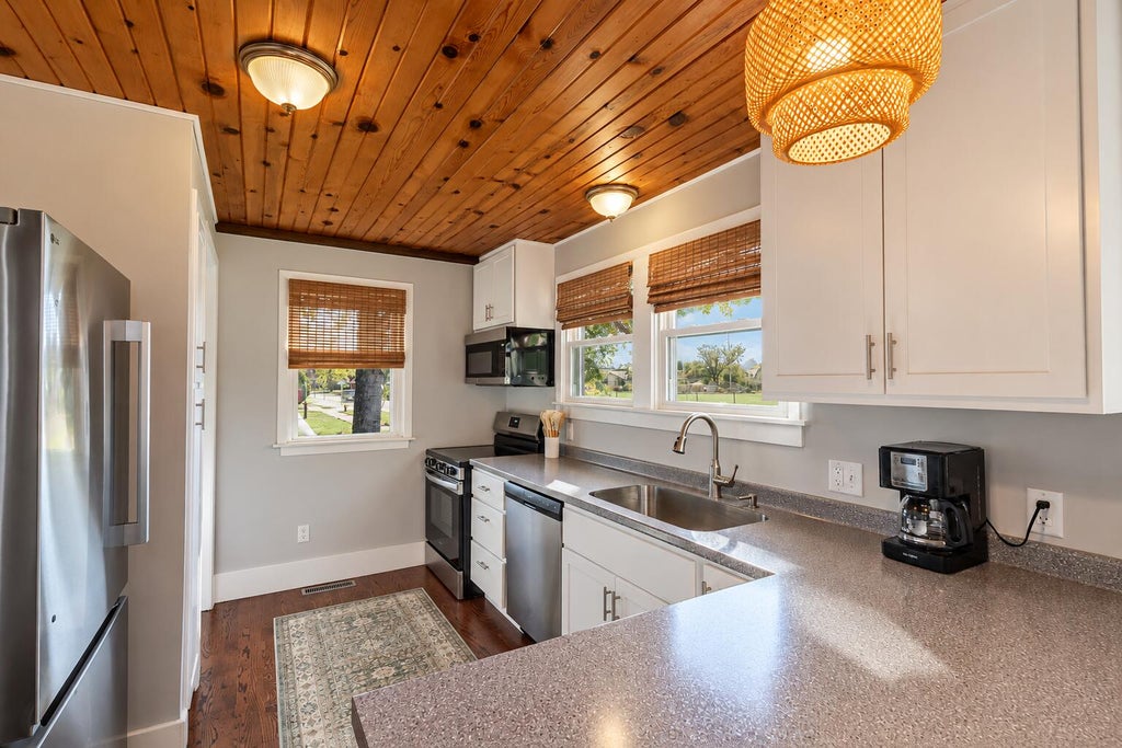 Photo of 201 Thurman Avenue, Michigan City, IN 46360 (MLS # 847048)