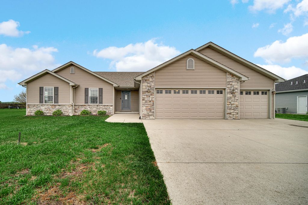 Photo of 168 Meadow Lane, Wheatfield, IN 46392 (MLS # 839410)