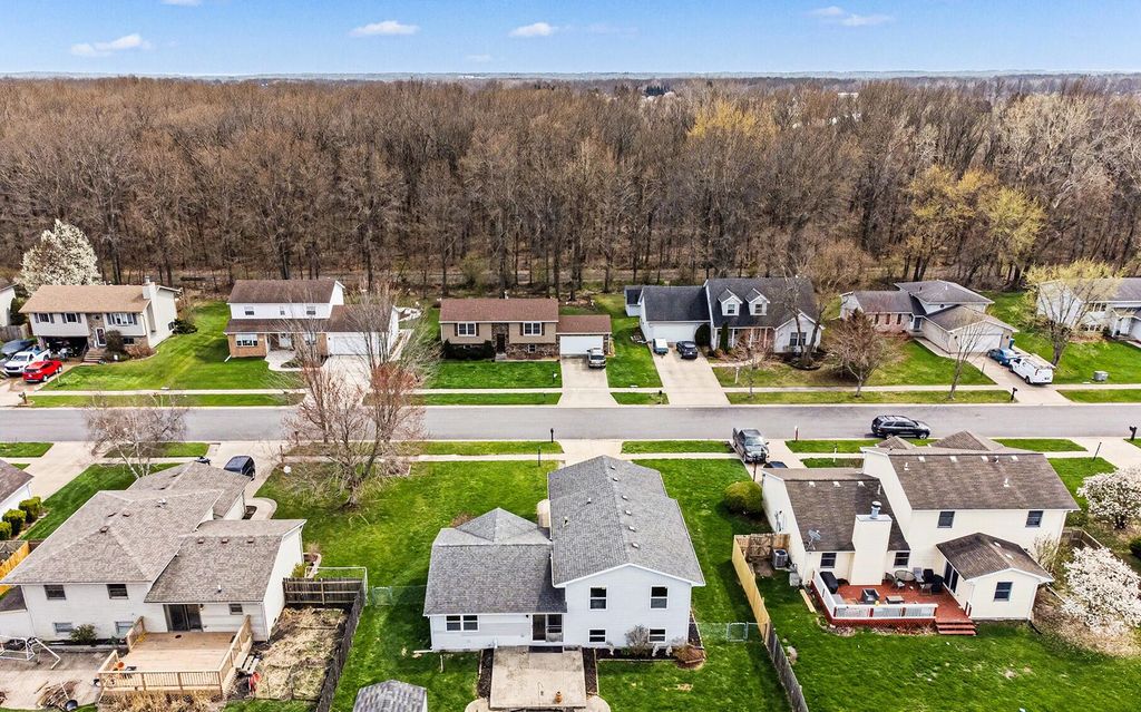 Photo of 1412 Essex Drive, Chesterton, IN 46304 (MLS # 837043)