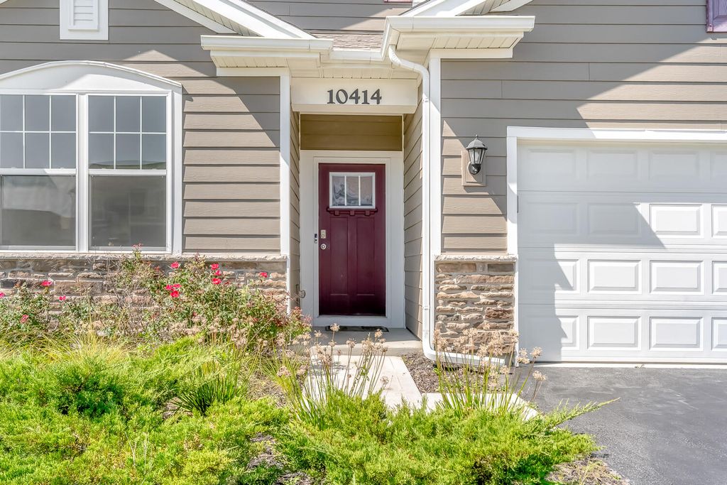 Photo of 10414 Whitney Place, Crown Point, IN 46307 (MLS # 829447)