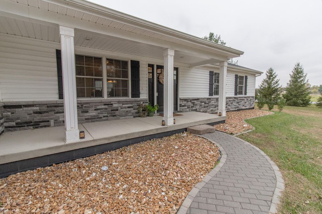 Photo of 3993 W 272 S, Morocco, IN 47963 (MLS # 830149)