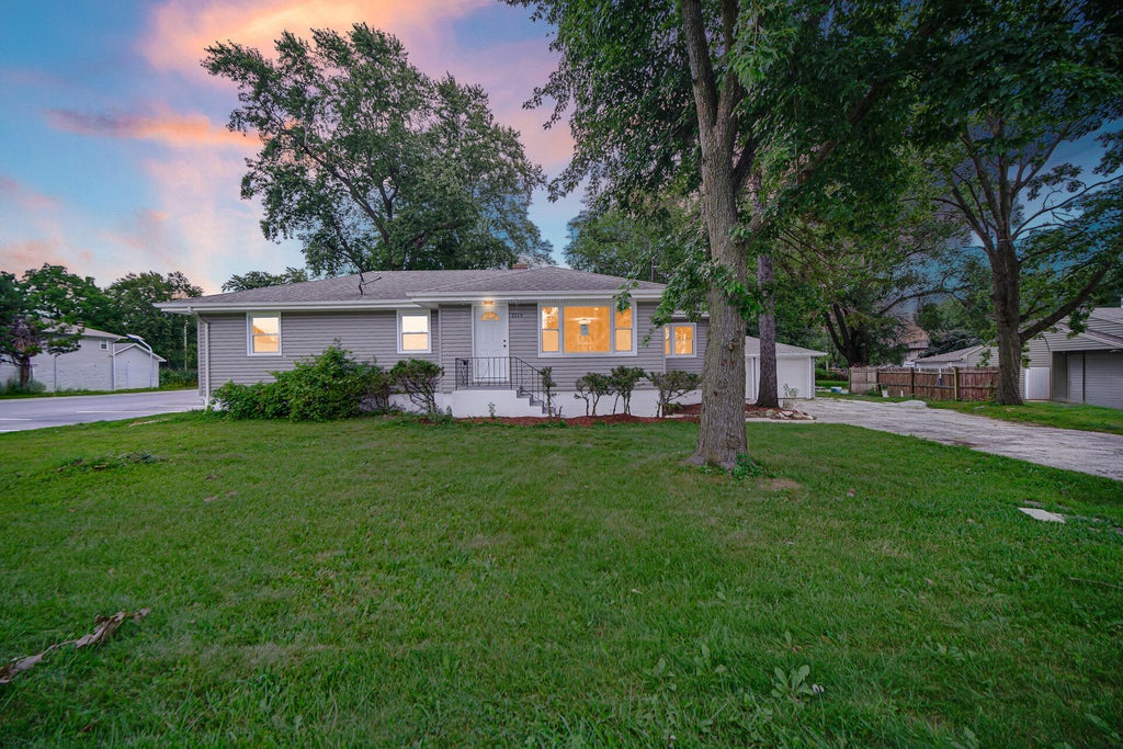 Photo of 1519 N Cline Avenue, Griffith, IN 46319 (MLS # 846908)