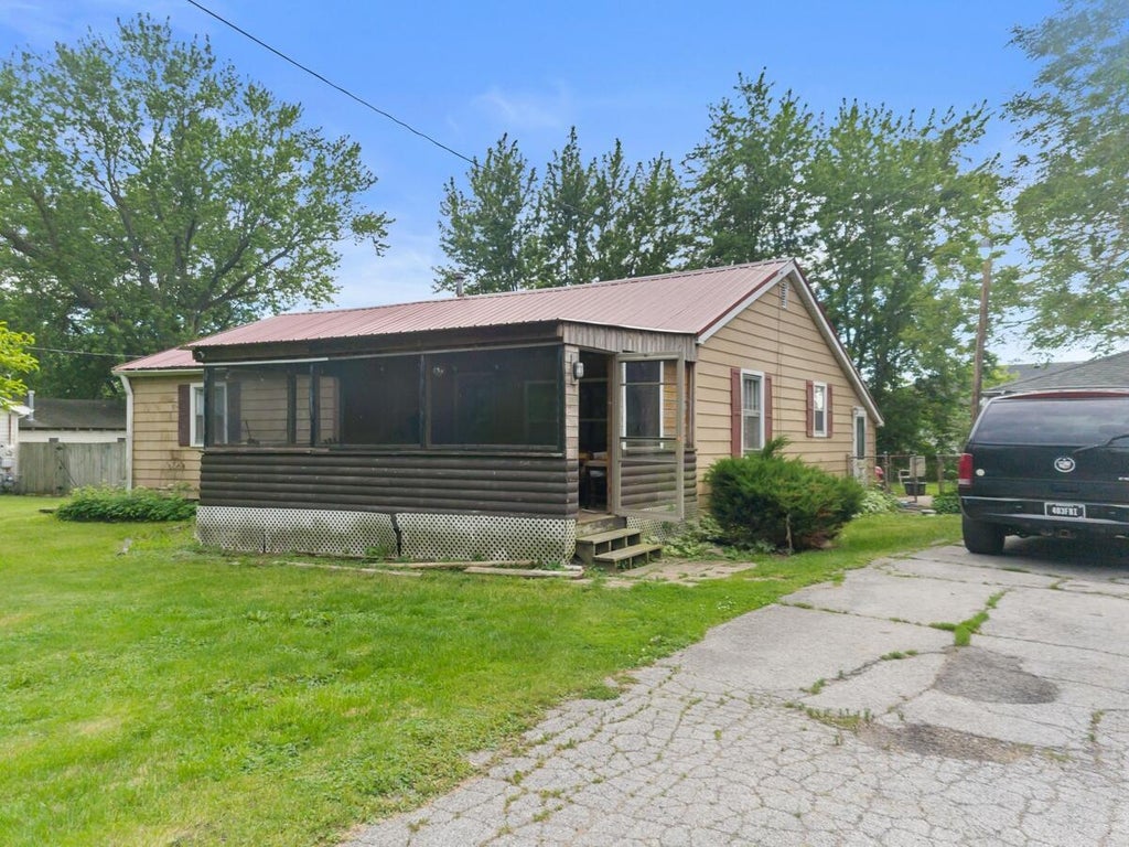 Photo of 13722 Birch Street, Cedar Lake, IN 46303 (MLS # 845824)