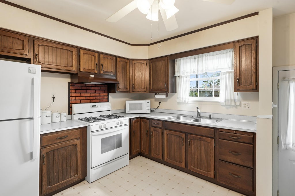Photo of 8149 Euclid Avenue, Munster, IN 46321 (MLS # 844834)