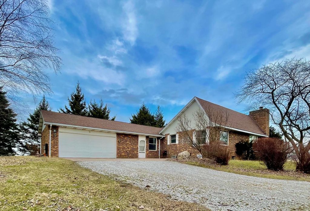 Photo of 1020 N 250 E, Chesterton, IN 46304 (MLS # 834769)