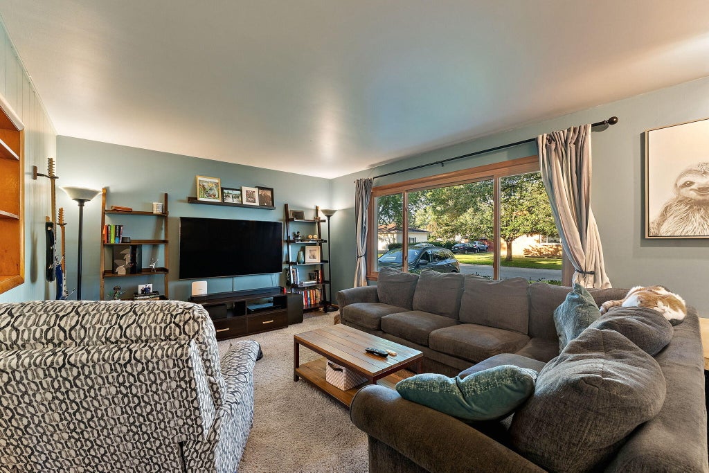 Photo of 215 N Linda Street, Hobart, IN 46342 (MLS # 846153)