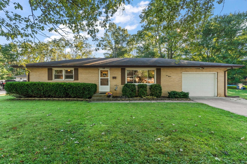 Photo of 215 N Linda Street, Hobart, IN 46342 (MLS # 846153)